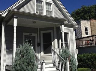 1908 W Eddy St, Chicago, IL 60657