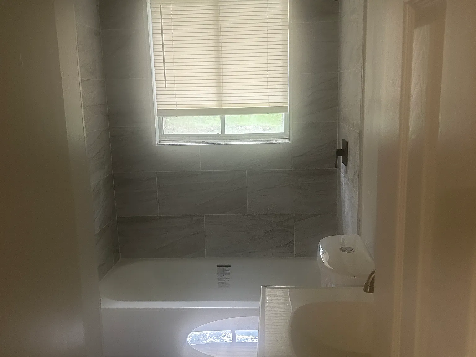 3 bed, 1206 sqft, $1,100 — Photo 3