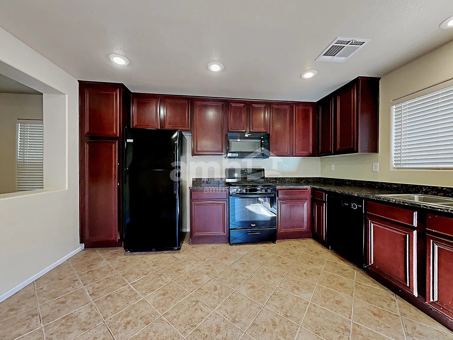 3 bed, 2.5 bath, 1844 sqft, $2,285 — Photo 3