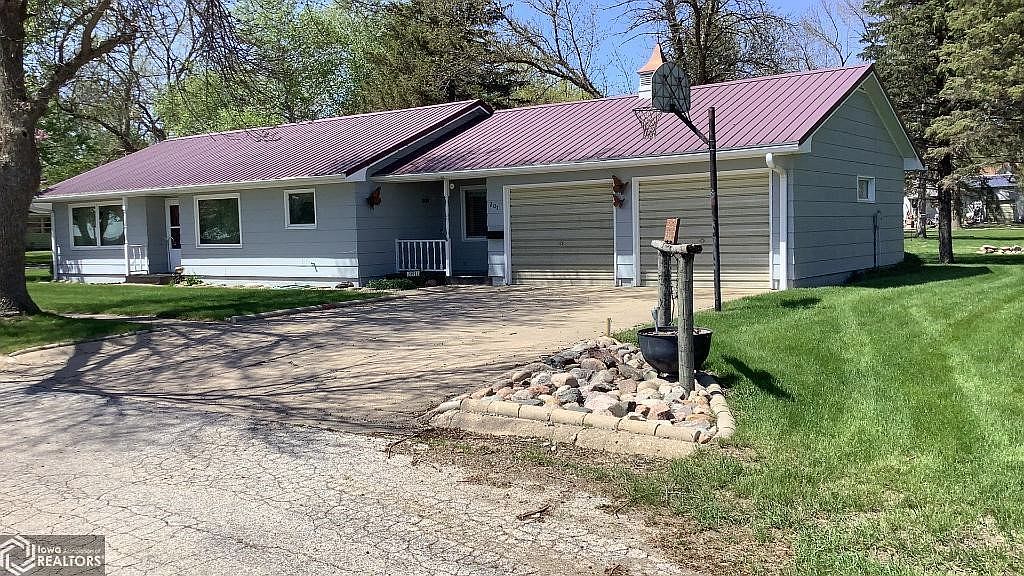 207 Cedar Ave W, Swea City, IA 50590 Zillow