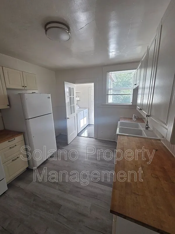 1 bed, 1.0 bath, 736 sqft, $1,450 — Photo 2