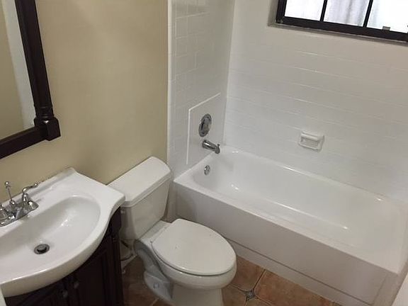 5th image of 10935 SW 69th Dr