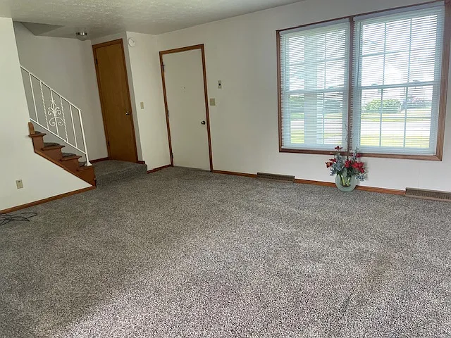 323 Hall Ave — Photo 20