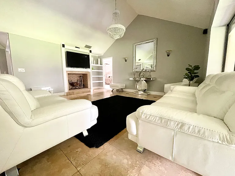 1102 S Sugartree Dr — Photo 27