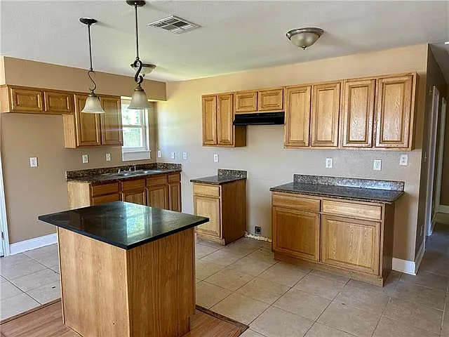 7505 Shorewood Blvd — Photo 5