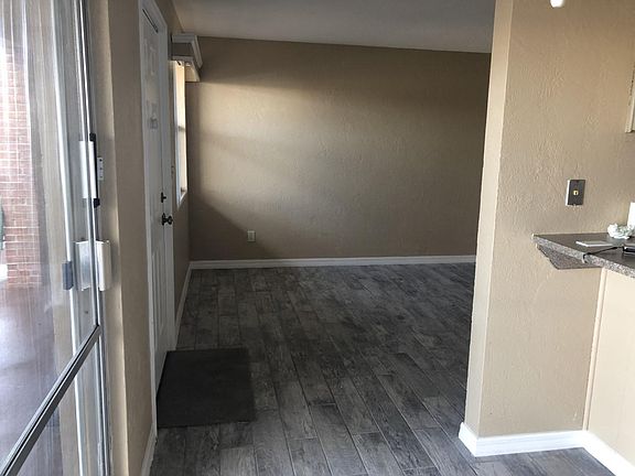 4th image of 410 Auburn Dr APT 3