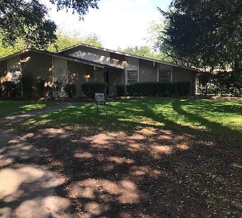 2nd image of 6401 Faircove Cir