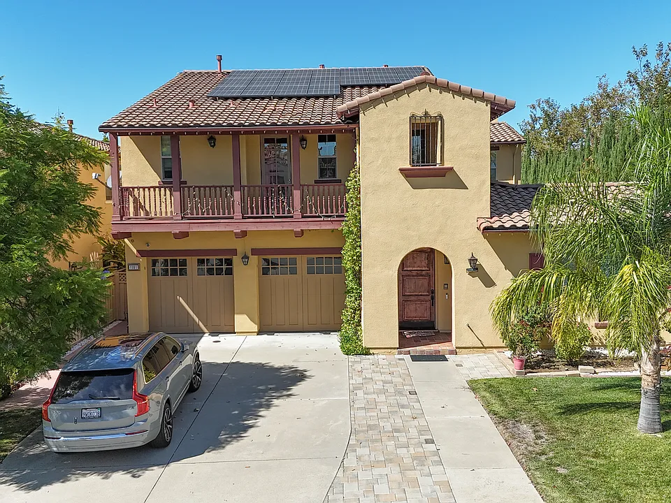 1101 Macias Ln