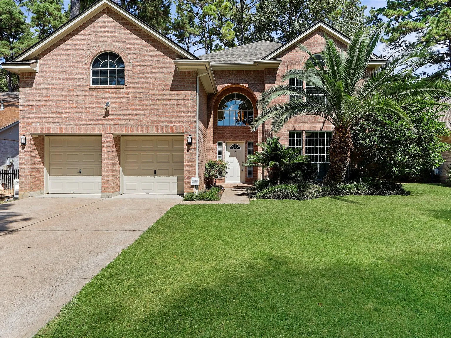 4 bed, 2.5 bath, 3461 sqft, $2,800 — Photo 2