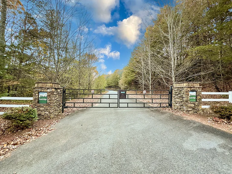 224 E Ridge Ln — Photo 12