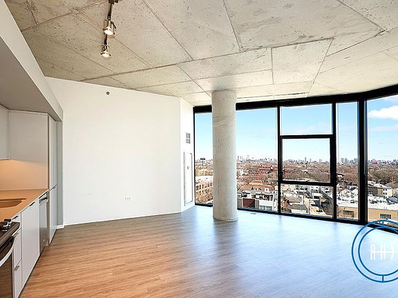 2nd image of 2204 N Washtenaw Ave #712