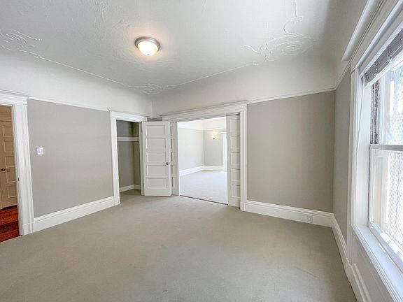 4th image of 2996 Pine St
