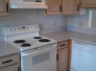 142 Van Zandt Ave APT 303, Newport, RI 02840