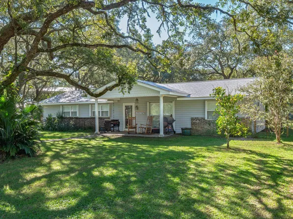 2239 Surf Rd, Panacea, FL 32346
