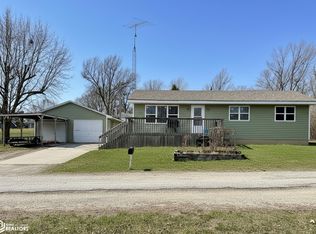 301 Amy Ln, Mount Ayr, IA 50854