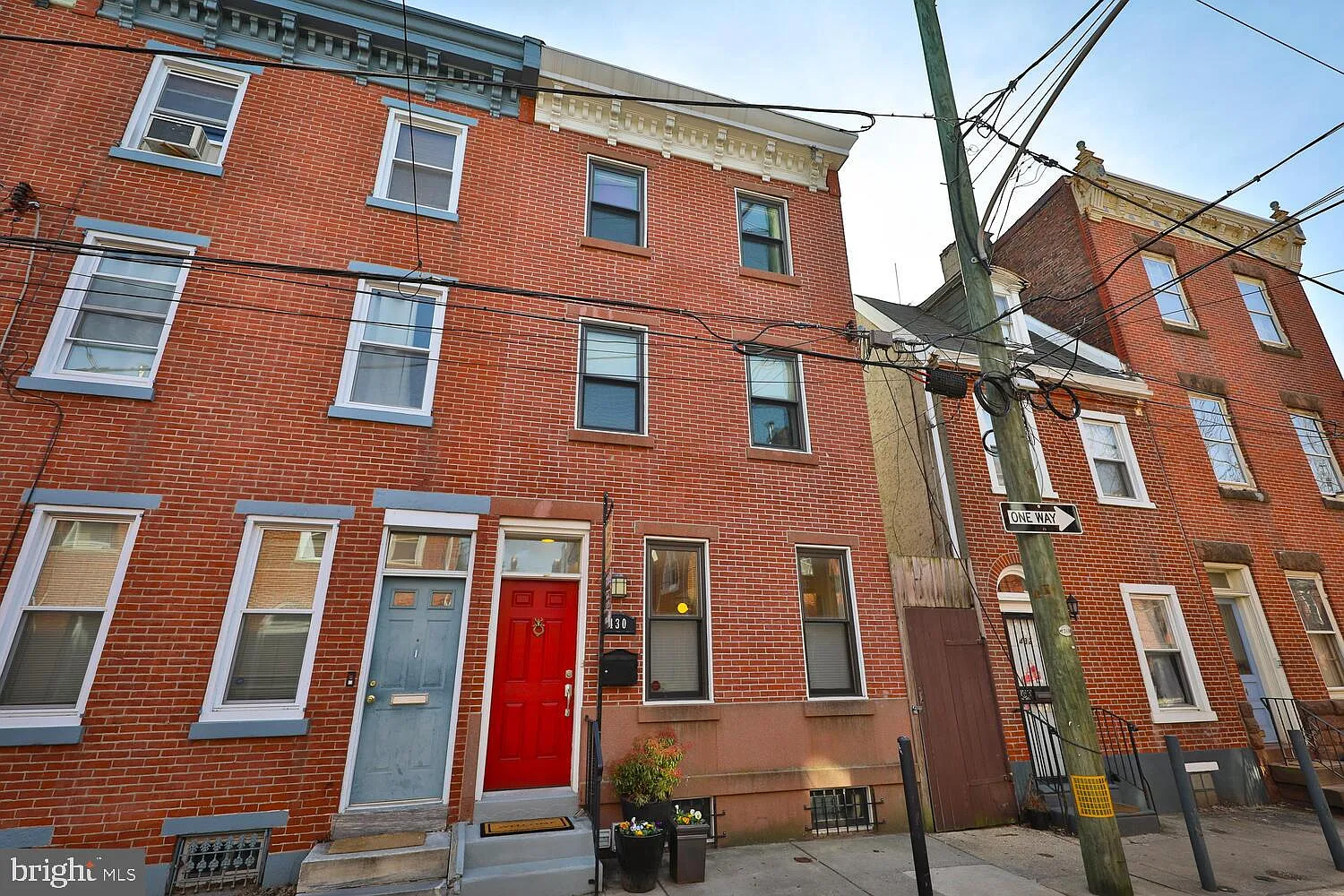 430 W George St photo 1