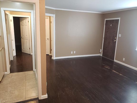 4th image of 1758 39th St