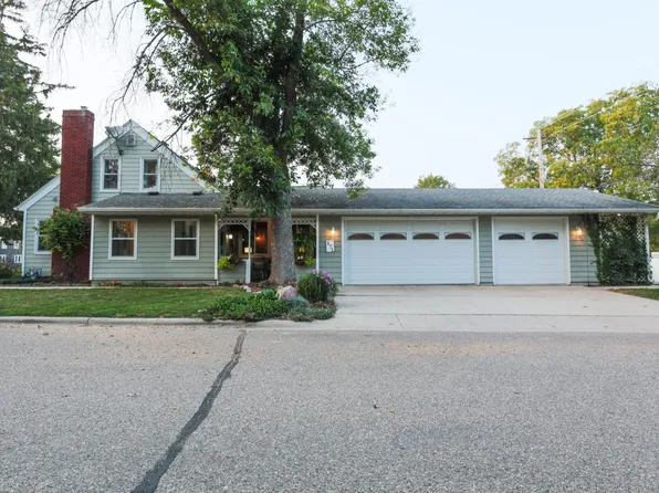 571 1st Ave, Wanamingo, MN 55983