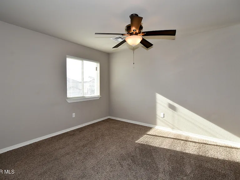 300 Saltford Pl — Photo 45