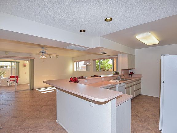 3rd image of 14421 N Boswell Blvd