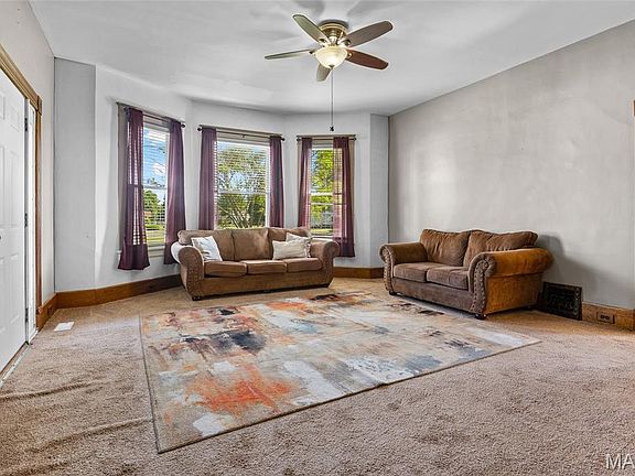 4th image of 1102 W 6th St