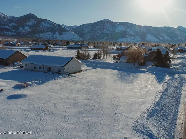 12 Barberry Way, Thayne, WY 83127