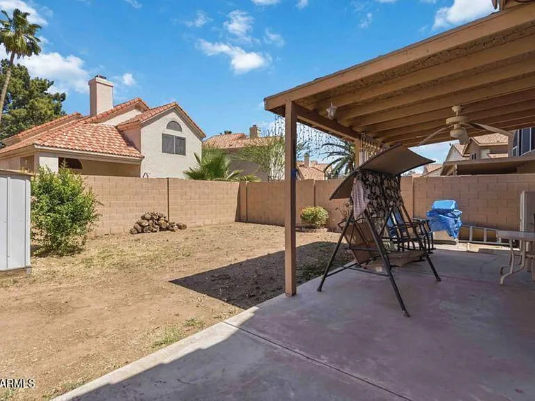 521 N Cobblestone St — Photo 28