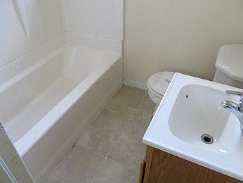 3rd image of 504 16th St