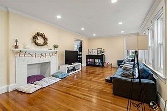 4th image of 56 Noble St #56