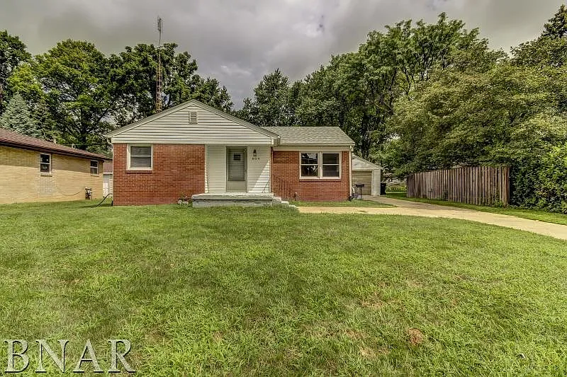 804 W College Ave photo 1