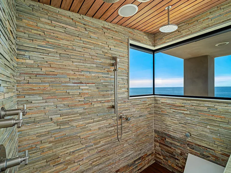 25250 Malibu Rd — Photo 39