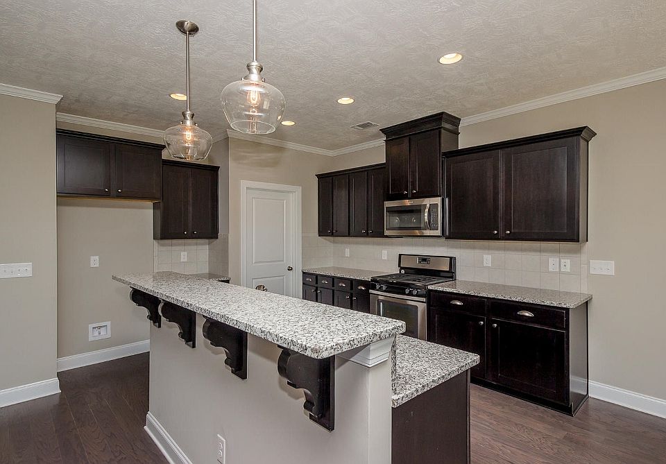 2nd image of 172 Caroleton Dr