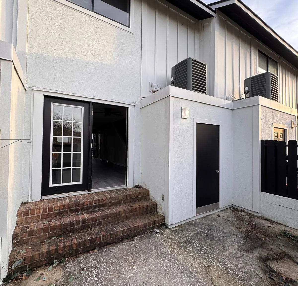 2 bed, 1.5 bath, $1,500 — Photo 3