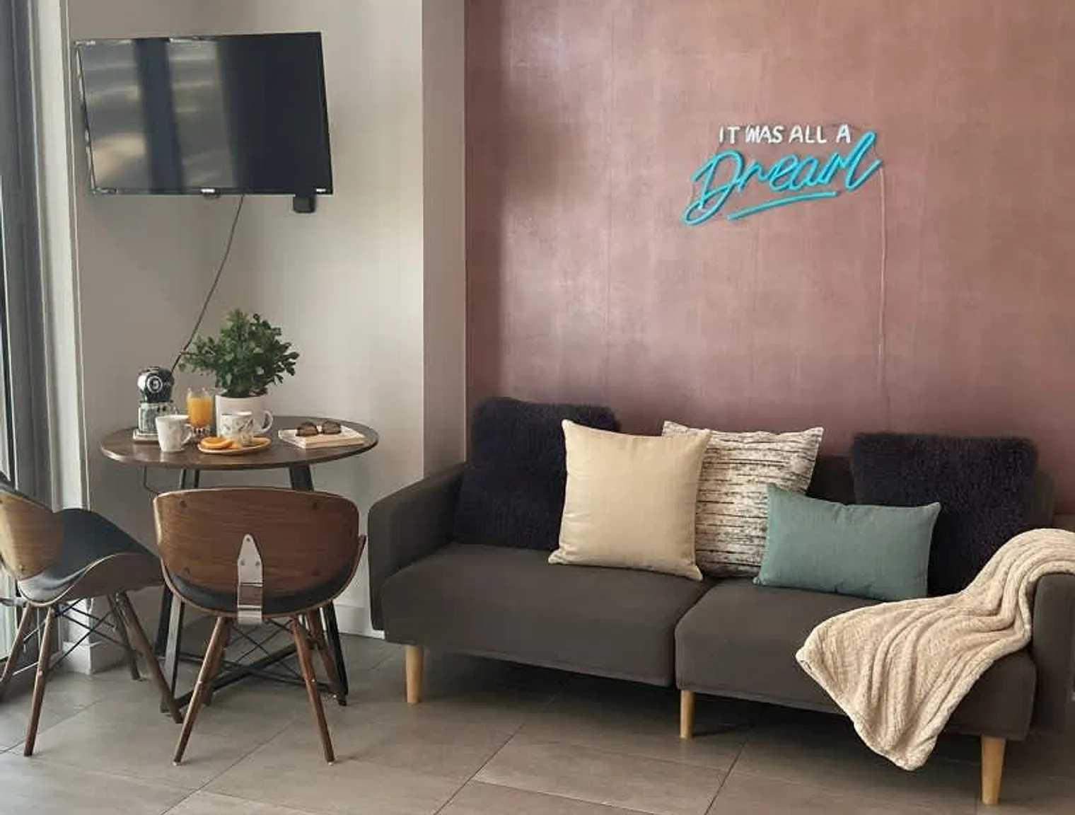 Studio, 1.0 bath, 441 sqft, $4,404 — Photo 1