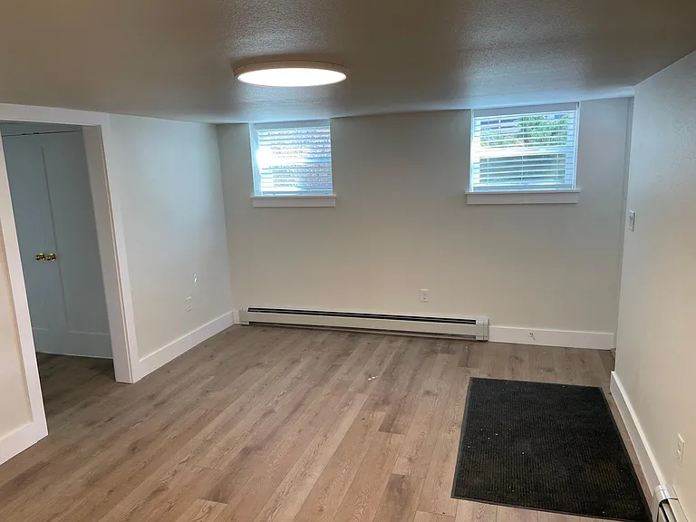 2104 S Corona St — Photo 36