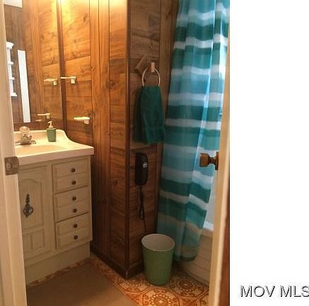 5th image of 208 Edgelawn St