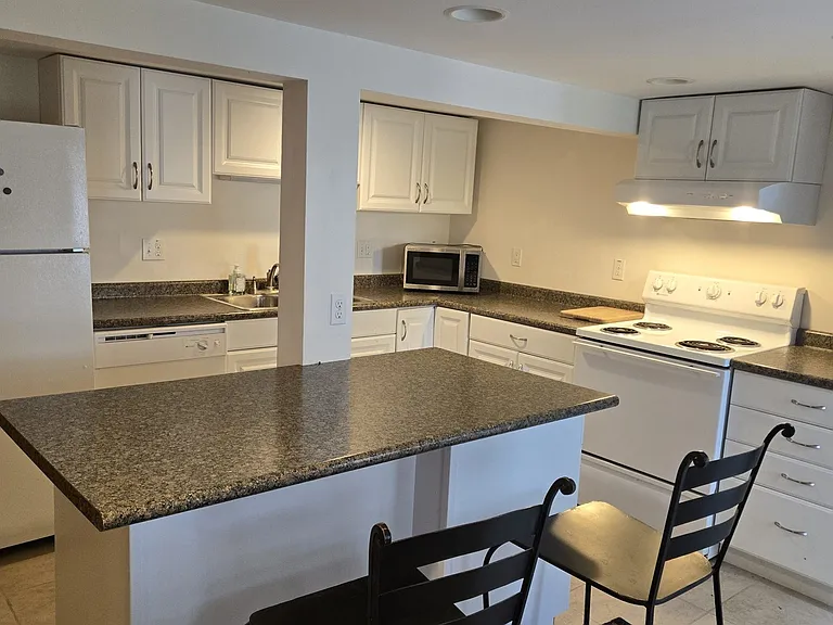113 Oak Ridge Dr #B — Photo 1