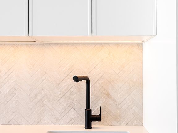 4th image of 953 Dean St #303