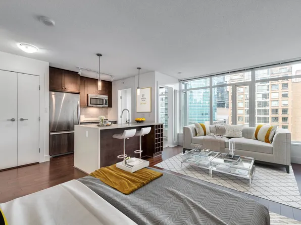 888 Homer St #1404, Vancouver, BC V6B 0H7
