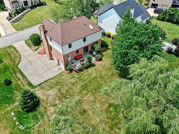3rd image of 402 Cambria Ct