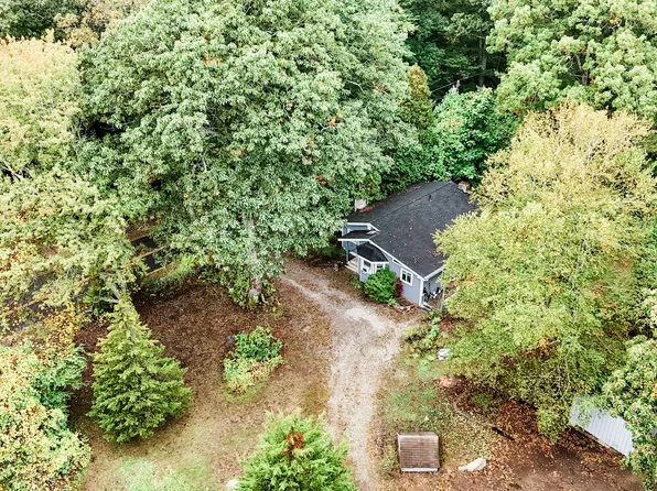 12 Church Road, Montville, CT 06370