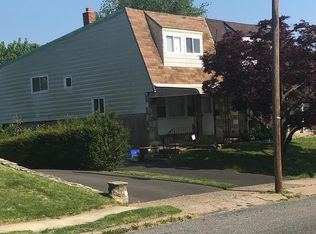 1009 Foster St, Philadelphia, PA 19116