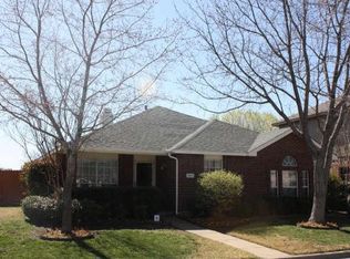 2901 Periwinkle Ct, Garland, TX 75040
