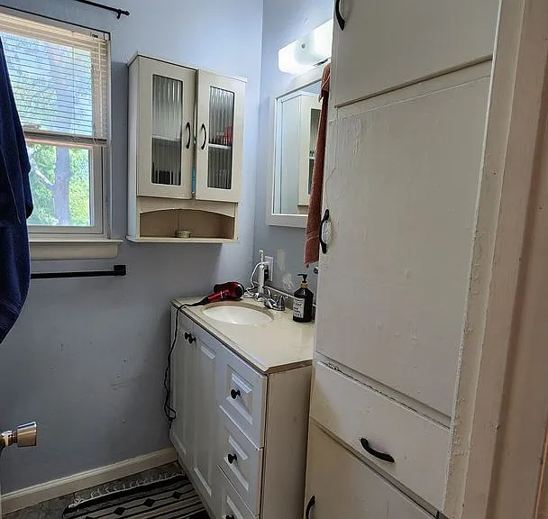 1015 S Welch St — Photo 14