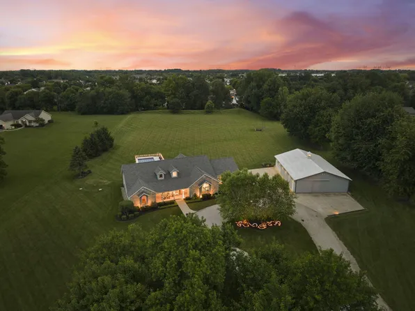 2360 Lewis Center Rd, Lewis Center, OH 43035