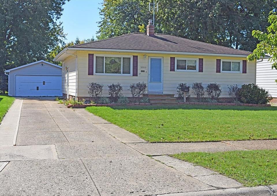 1st image of 35500 Grovewood Dr