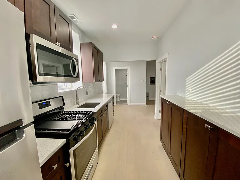 1247 Snyder Ave #3 — Photo 30
