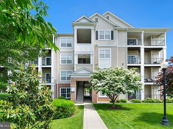 2nd image of 19625 Galway Bay Cir APT 204