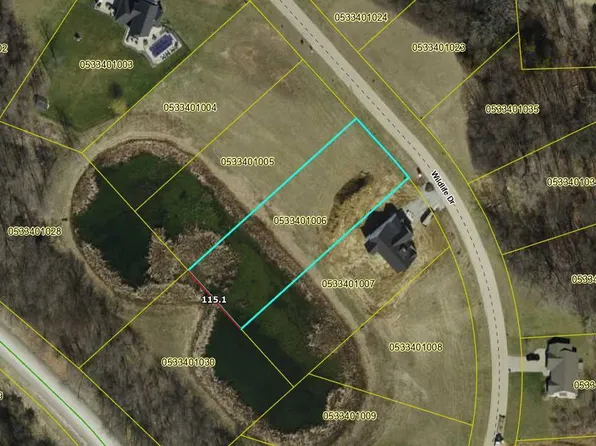 1530 Wildlife Dr, Blue Grass, IA 52726