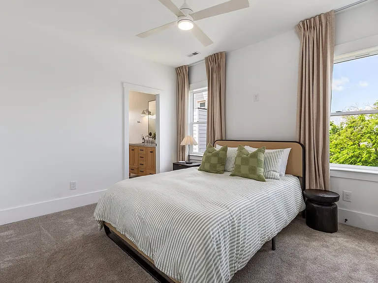 1013 Summit Ave #A — Photo 13